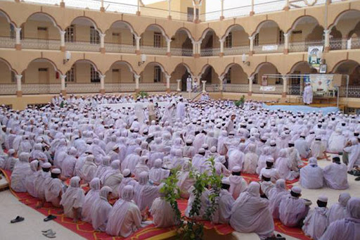 أعلام الإباضية وقضايا الأمة