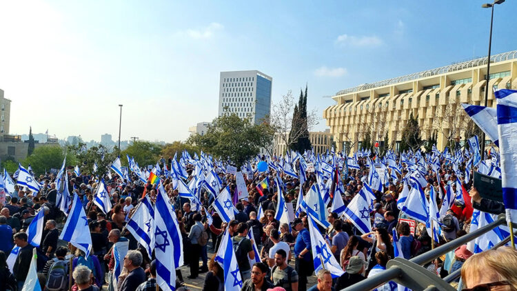 بنيامين نتنياهو يواجه ثورة داخلية في دولة الاحتلال