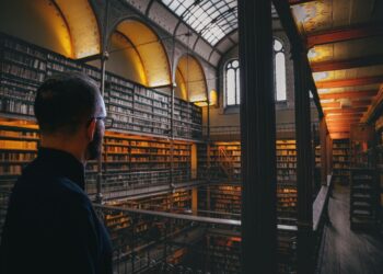 الوقوع في أسر الكتب