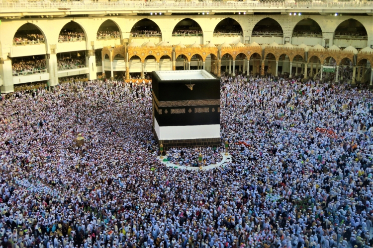 مركز بيو للأبحاث: الإسلام أسرع الأديان نموًا في العالم