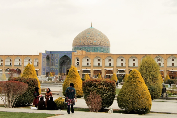 العالم ما ينفك عن طرح السؤال الخطأ على إيران