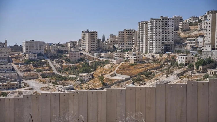 دولة الاحتلال تُحكم قبضتها على الضفة الغربية والقدس الشرقية